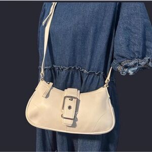 Coach vintage white leather baguette bag